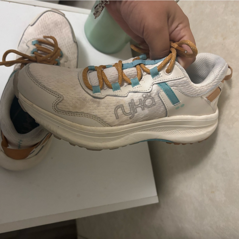 Ryka Women's Sneakers 👟 - Picture 5 of 9
